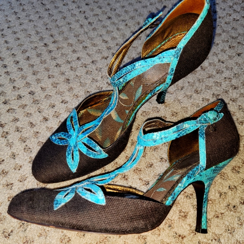 J. Vincent heels